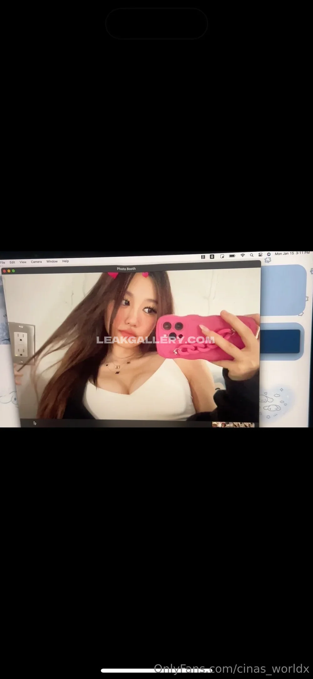 Cinas_worldx White Top Selfie Pose OnlyFans Photo Leaked