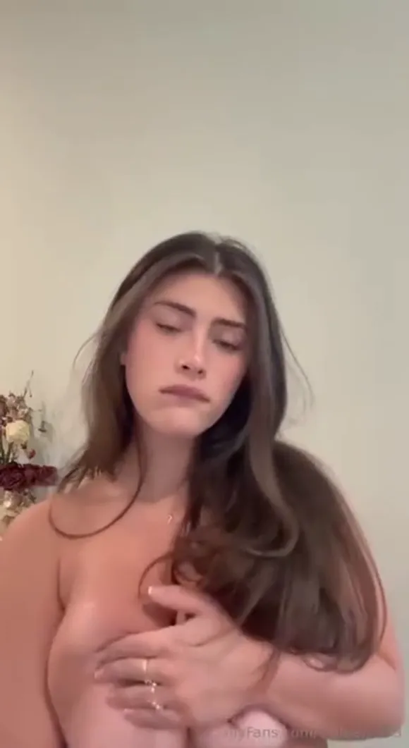 Colleen Topless Hand Over Breast OnlyFans Video Leaked