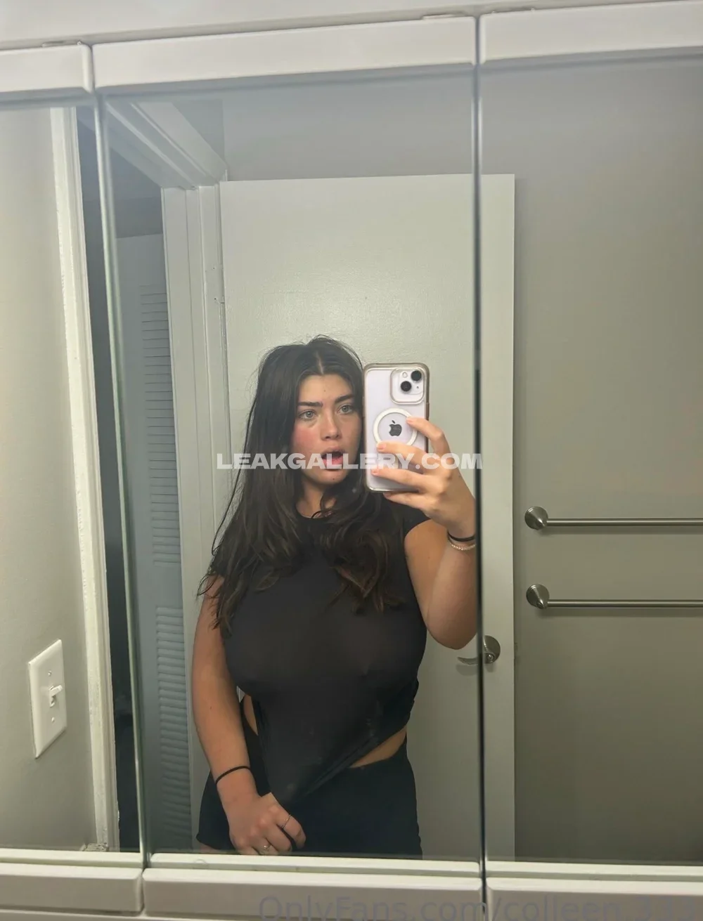 Colleen Sheer Top Mirror Selfie OnlyFans Photo Leaked