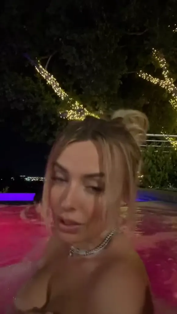 Corinnakopf Poolside Topless Selfie OnlyFans Video Leaked