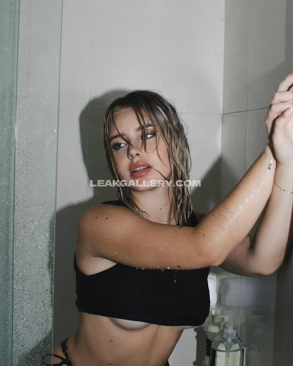 Cotyrommero Wet Black Crop Top OnlyFans Photo Leaked