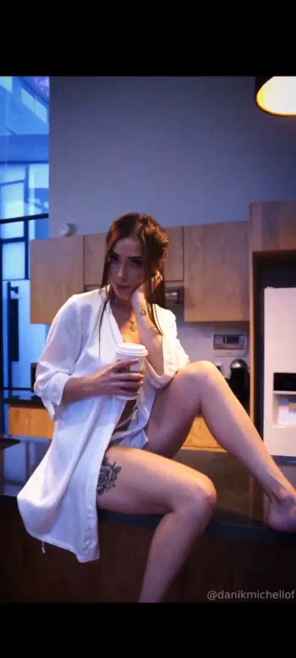 Danik Michell Thigh Tattoo Coffee Hold OnlyFans Video Leaked