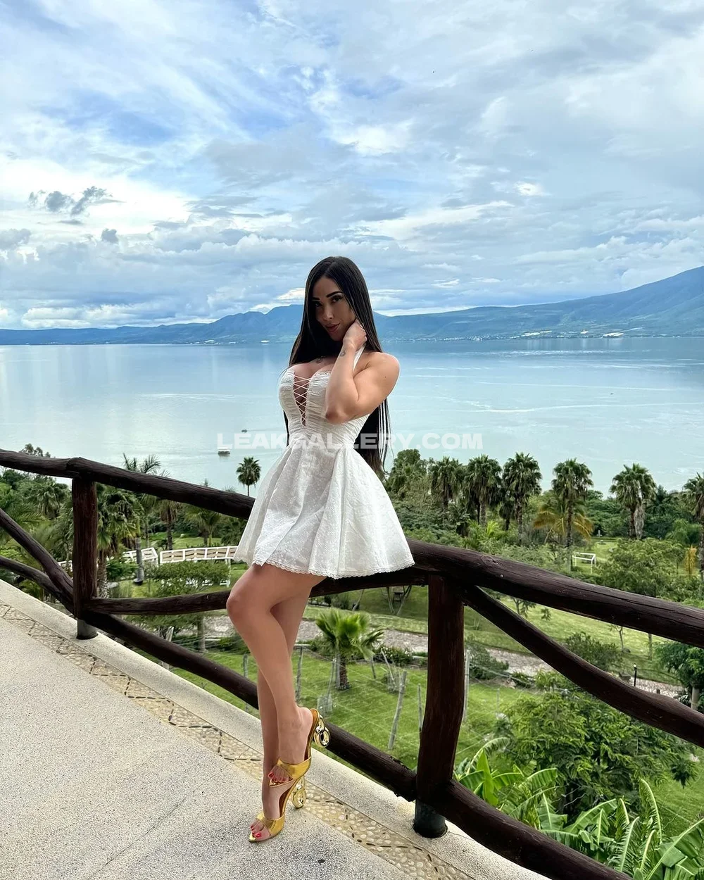 Danik Michell White Dress Pose On Balcony OnlyFans Photo Leaked