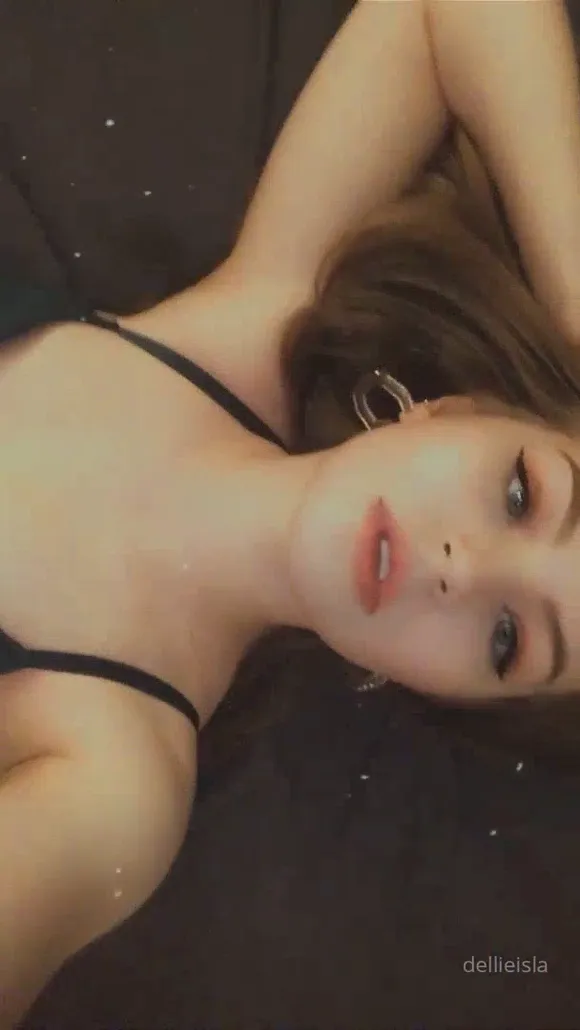Dellie Isla Red Thong Ass Shot OnlyFans Video Leaked