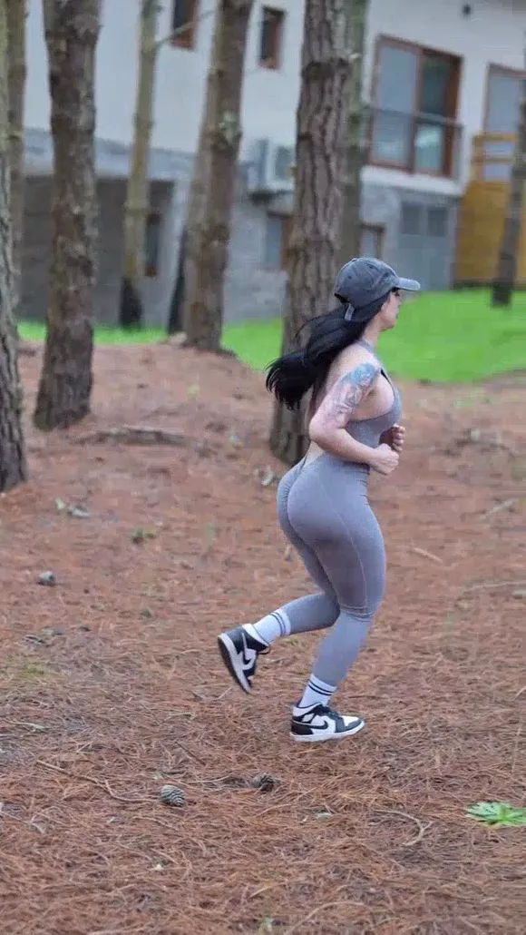 Demon_mika Grey Leggings Jogging Outdoors OnlyFans Video Leaked