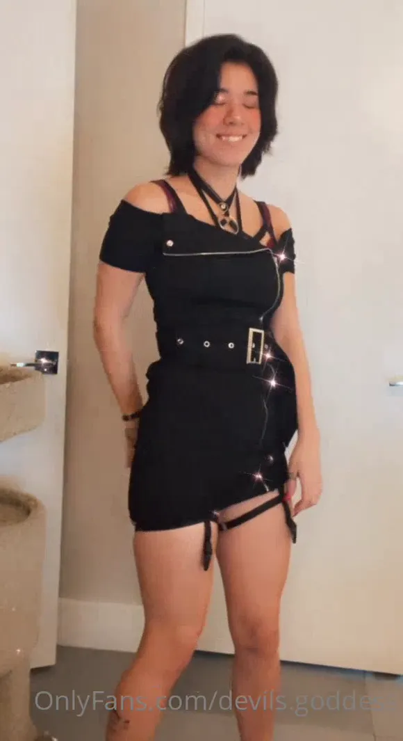 Devils.goddess Black Dress Pose OnlyFans Video Leaked