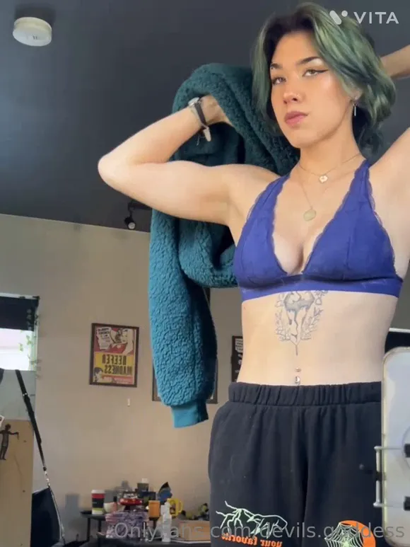 Devils.goddess Tattooed Midriff In Bra OnlyFans Video Leaked
