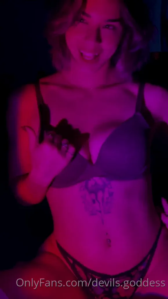 Devils.goddess Bra Top Tease OnlyFans Video Leaked