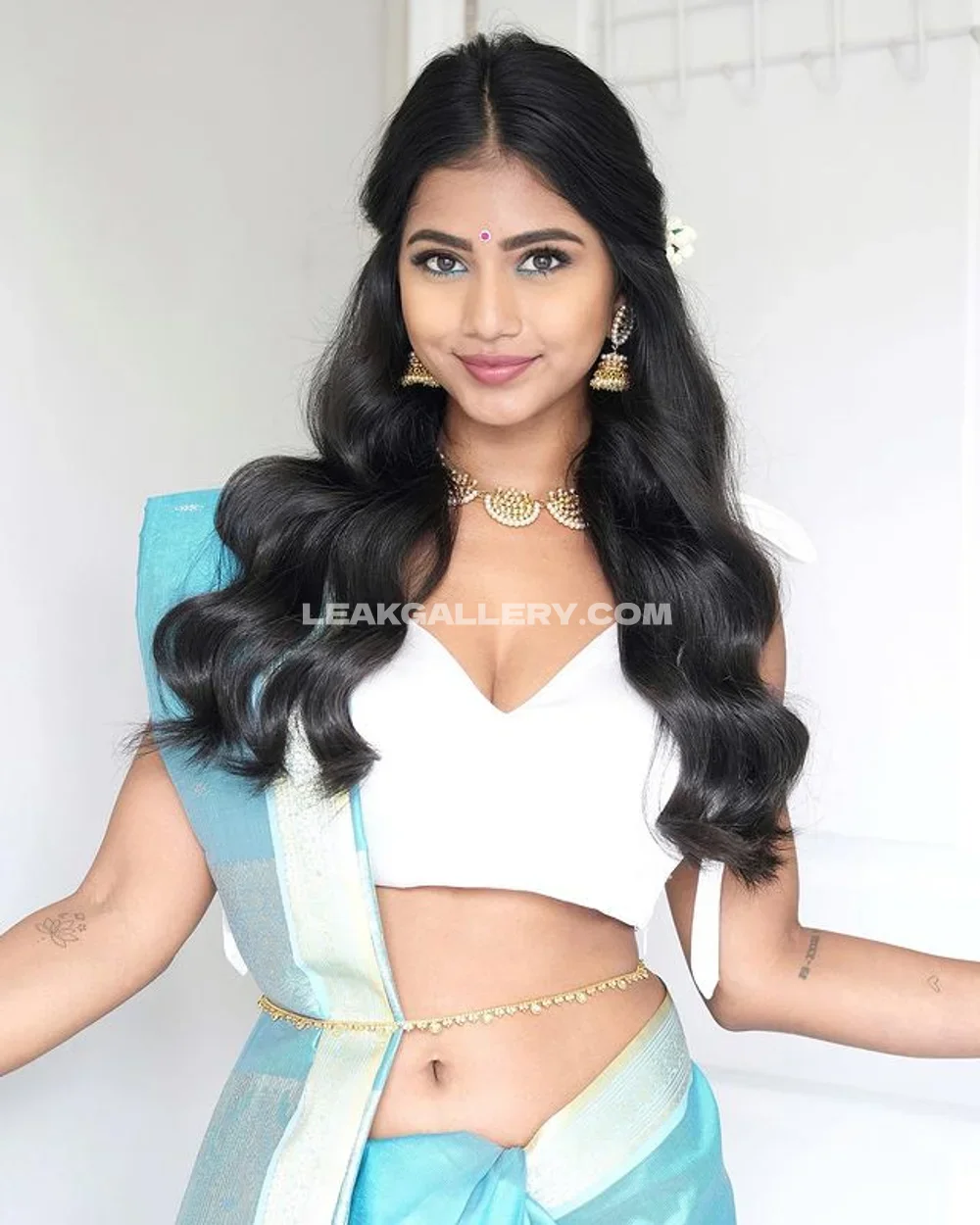 Deyakannesha Traditional Saree Pose OnlyFans Photo Leaked