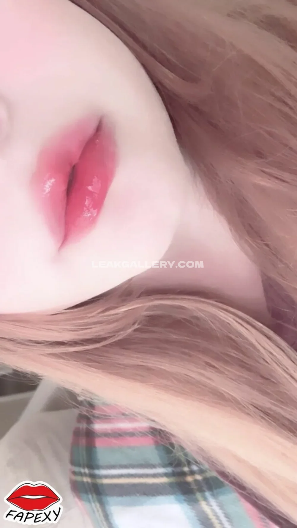 Diovana_konigsreuter Glossy Lips Close Up OnlyFans Photo Leaked