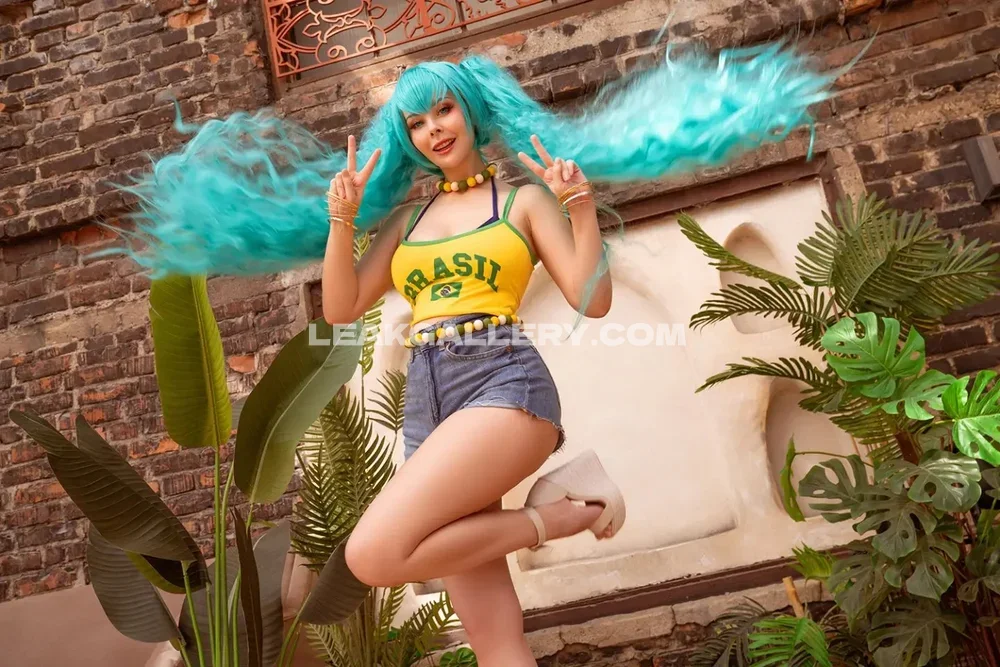 Disharmonica Turquoise Wig Peace Sign OnlyFans Photo Leaked