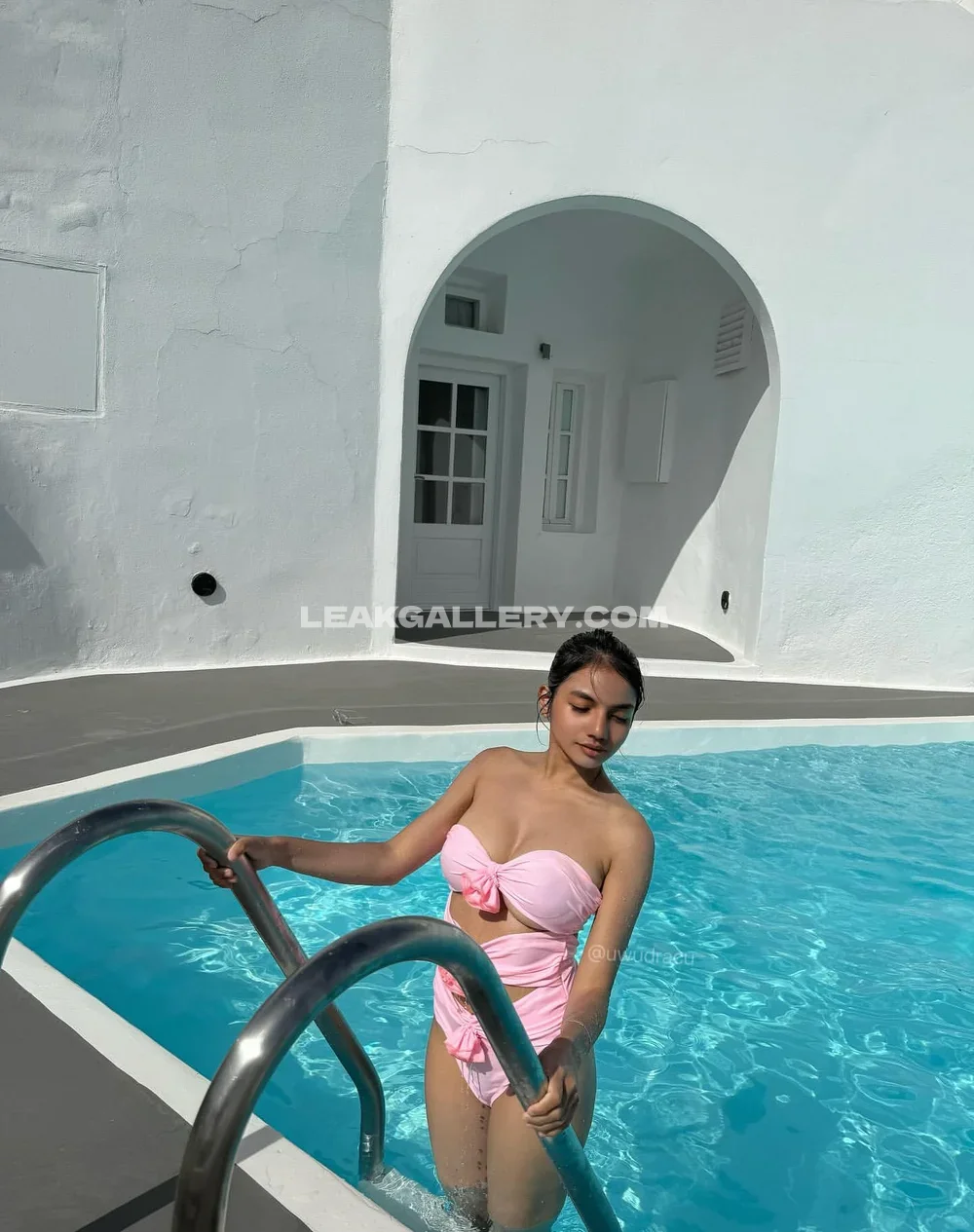 Draculin Pink Bikini Pool Exit OnlyFans Photo Leaked