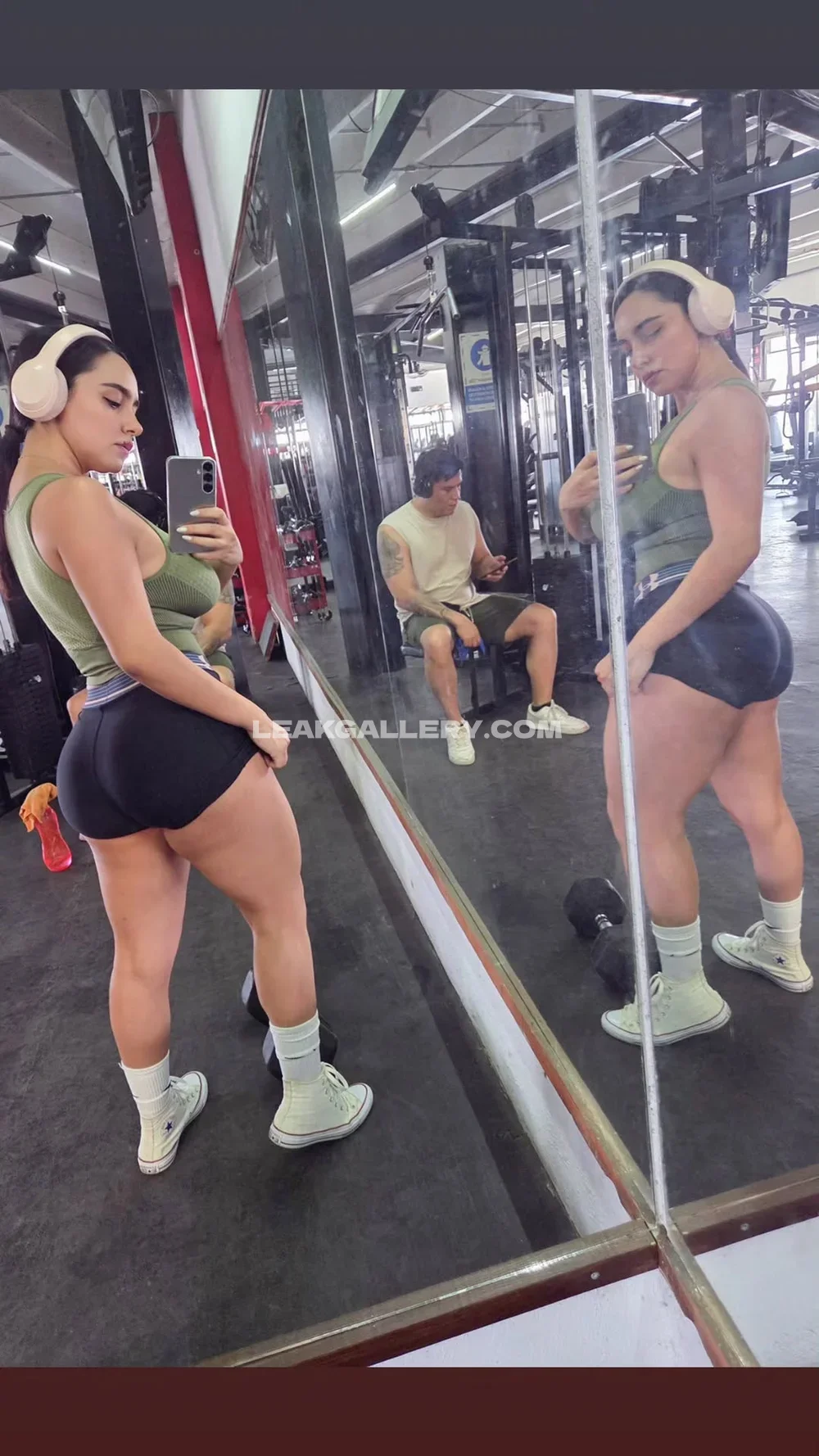 Dulcesoltero Gym Mirror Selfie Pose OnlyFans Photo Leaked