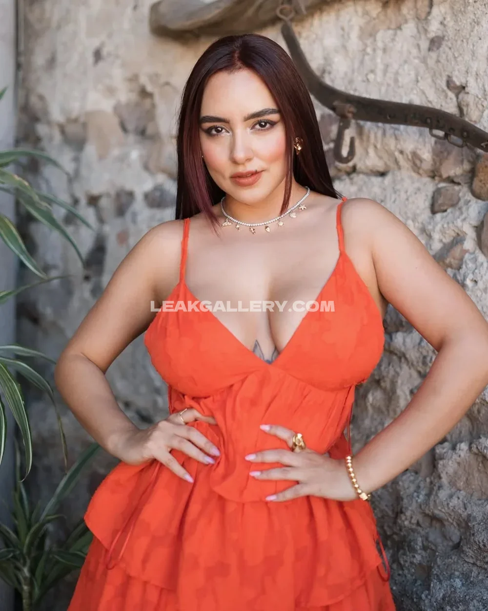Dulcesoltero Orange Dress Pose OnlyFans Photo Leaked