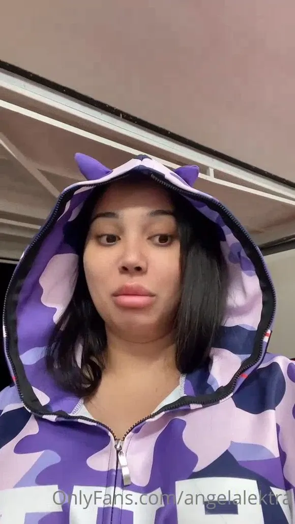 E30princess Purple Hoodie Tease OnlyFans Video Leaked