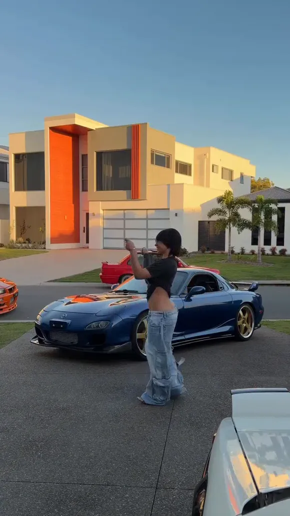 E30princess Outdoor Car Pose OnlyFans Video Leaked