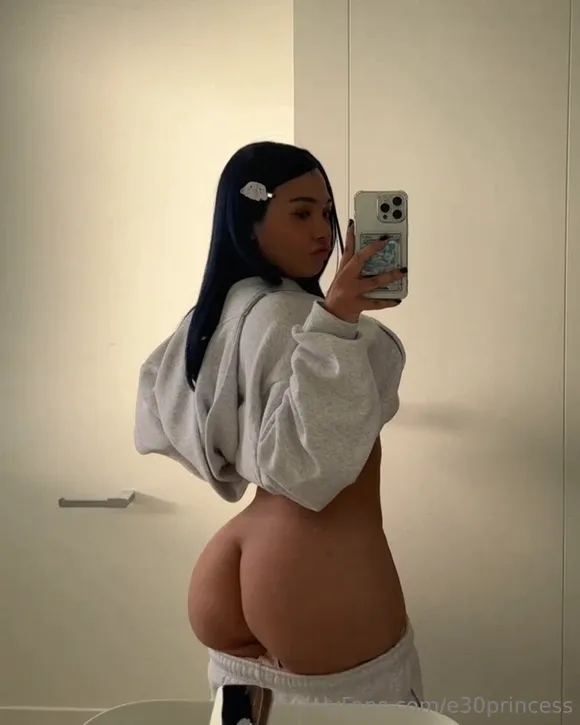 E30princess Bare Ass Mirror Selfie OnlyFans Video Leaked
