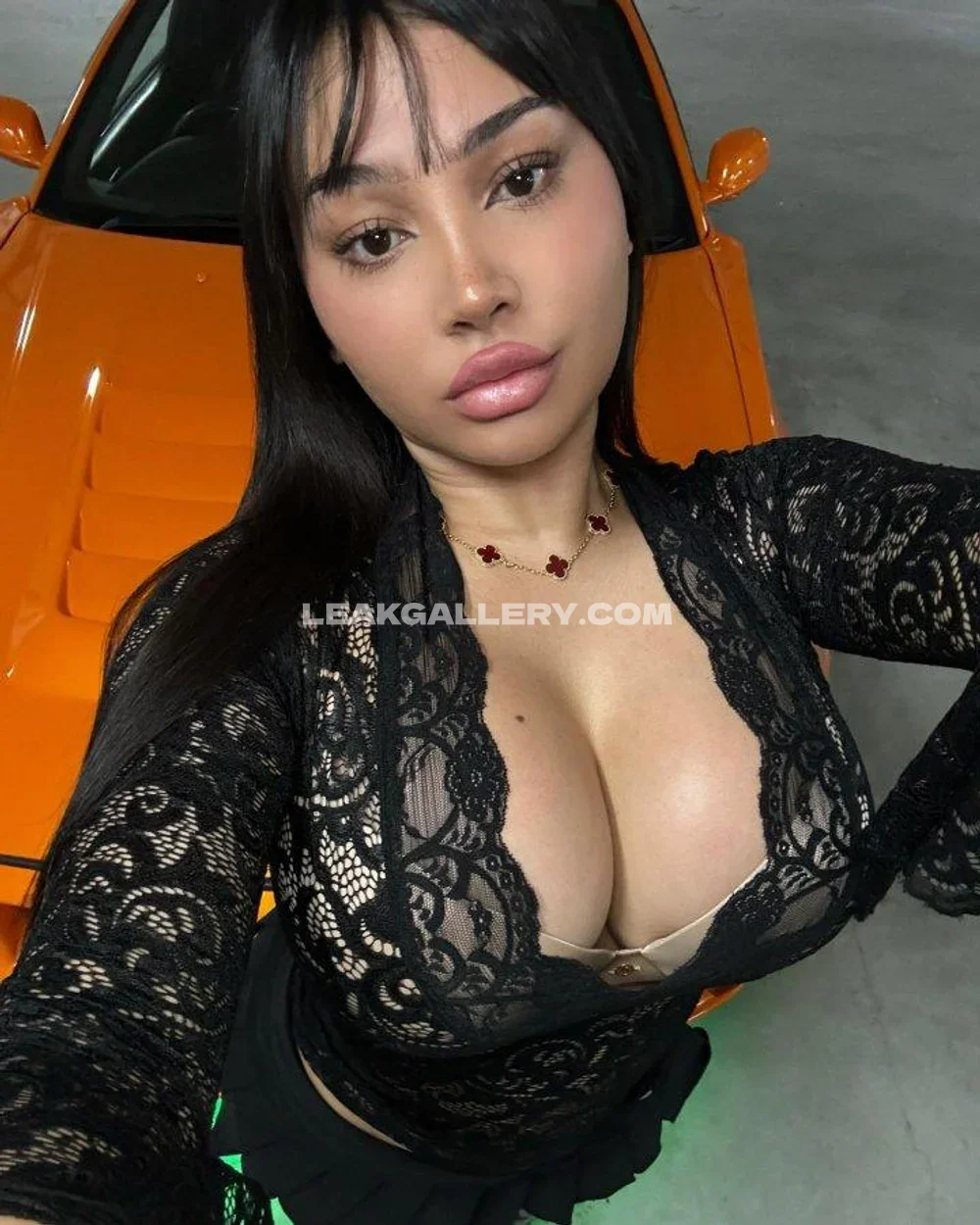 E30princess Lace Top Cleavage Pose OnlyFans Photo Leaked