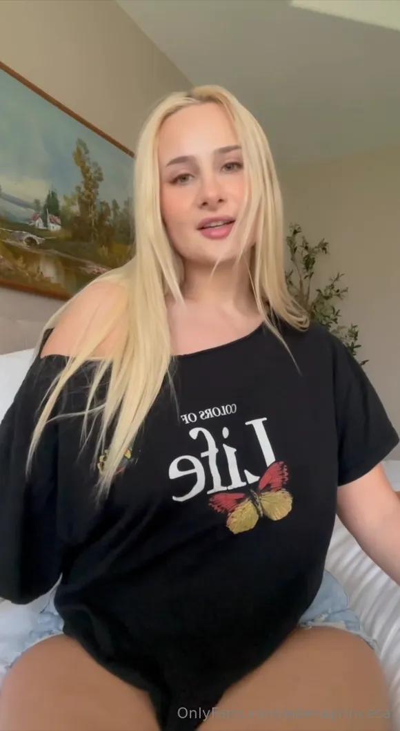 Edenaprincesa Off-Shoulder Top Tease OnlyFans Video Leaked