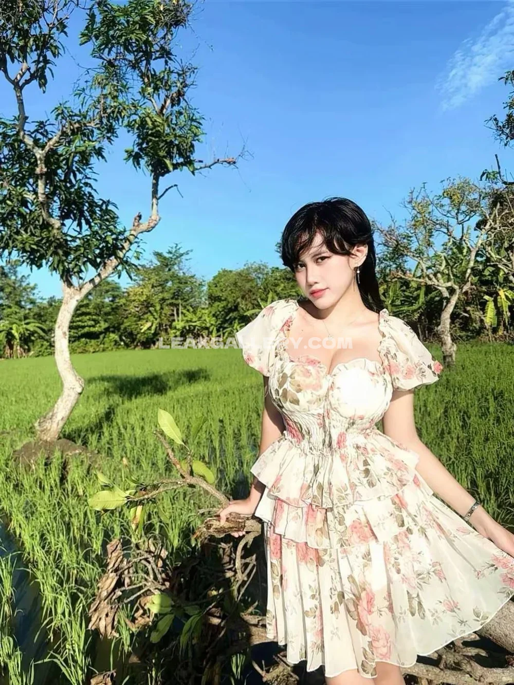 Ejahazel Floral Dress Outdoor Pose OnlyFans Photo Leaked