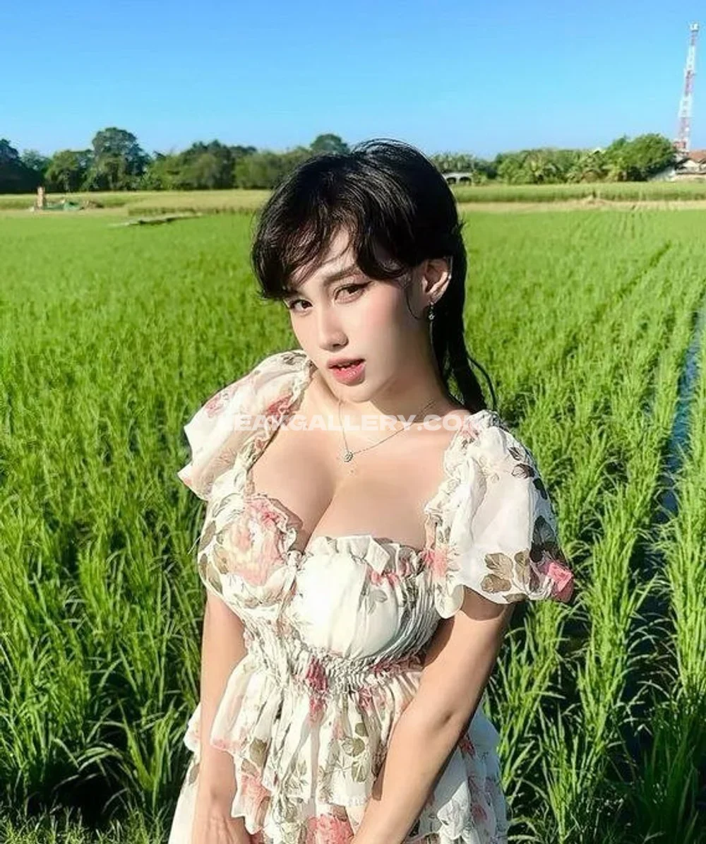 Ejahazel Floral Dress Outdoor Pose OnlyFans Photo Leaked