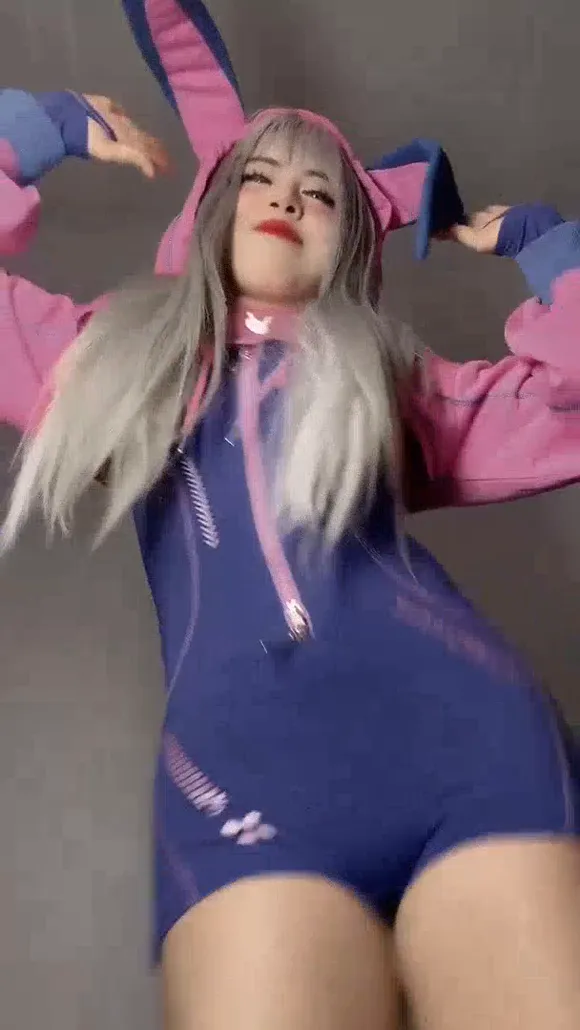 Elfribrain Bunny Hoodie Dance Pose OnlyFans Video Leaked