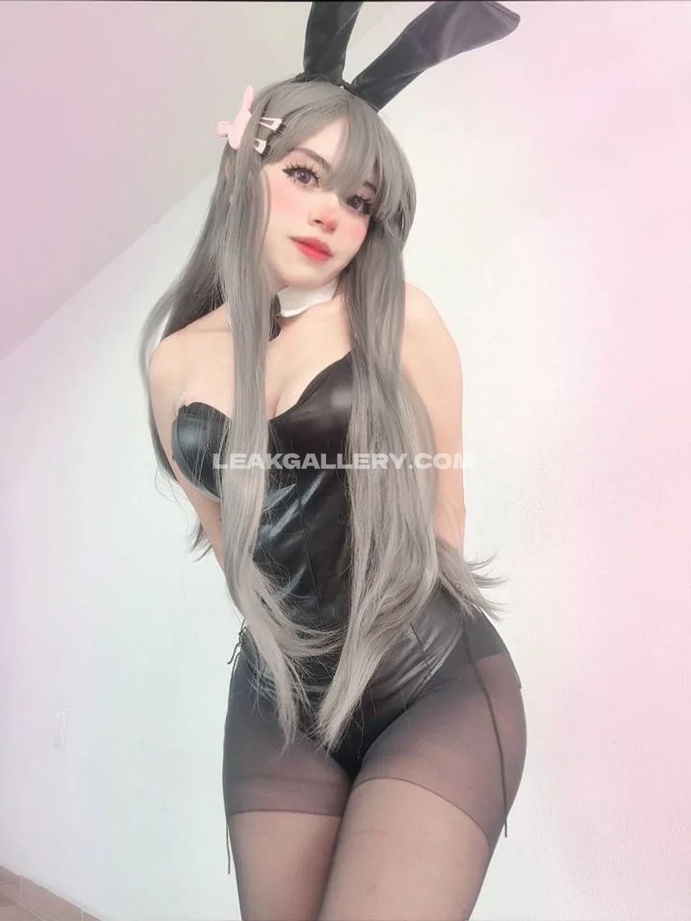 Elfribrain Bunny Ears Bodysuit Pose OnlyFans Photo Leaked