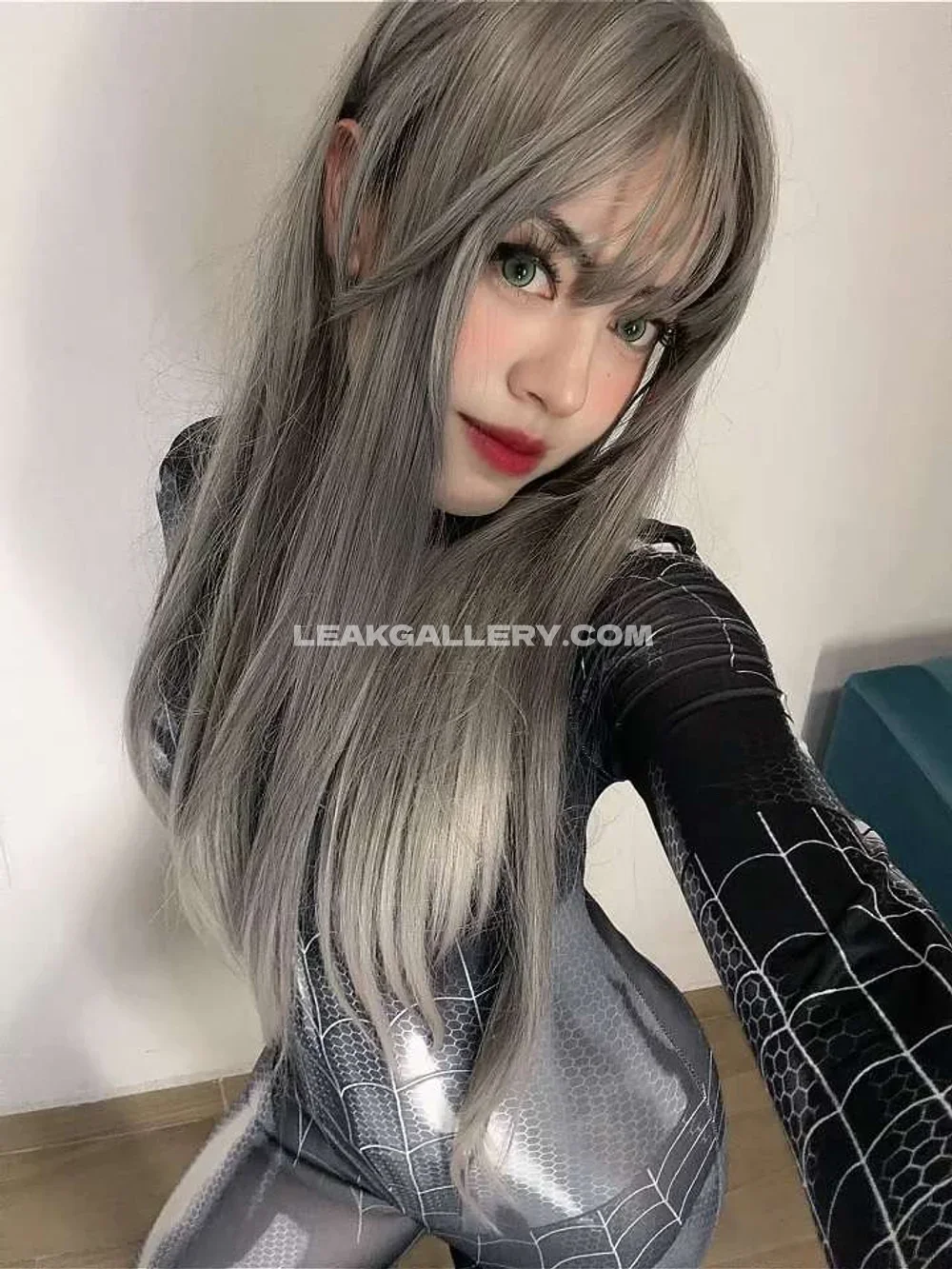 Elfribrain Grey Wig Spider Suit OnlyFans Photo Leaked