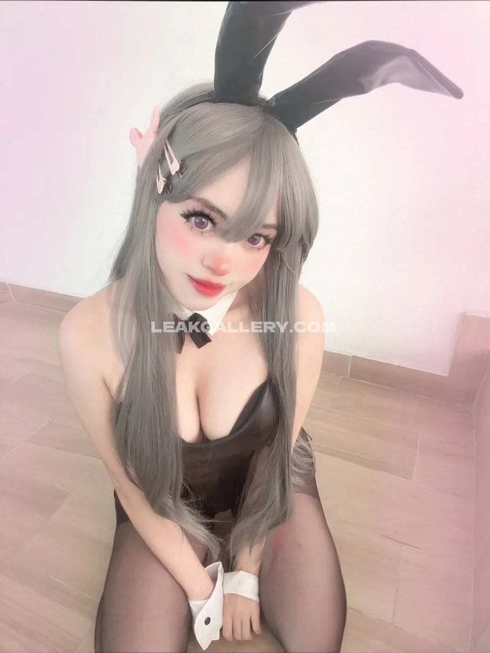Elfribrain Bunny Ears Bodysuit Pose OnlyFans Photo Leaked
