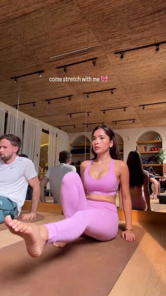 Elymist Yoga Pose In Pink OnlyFans Video Leaked