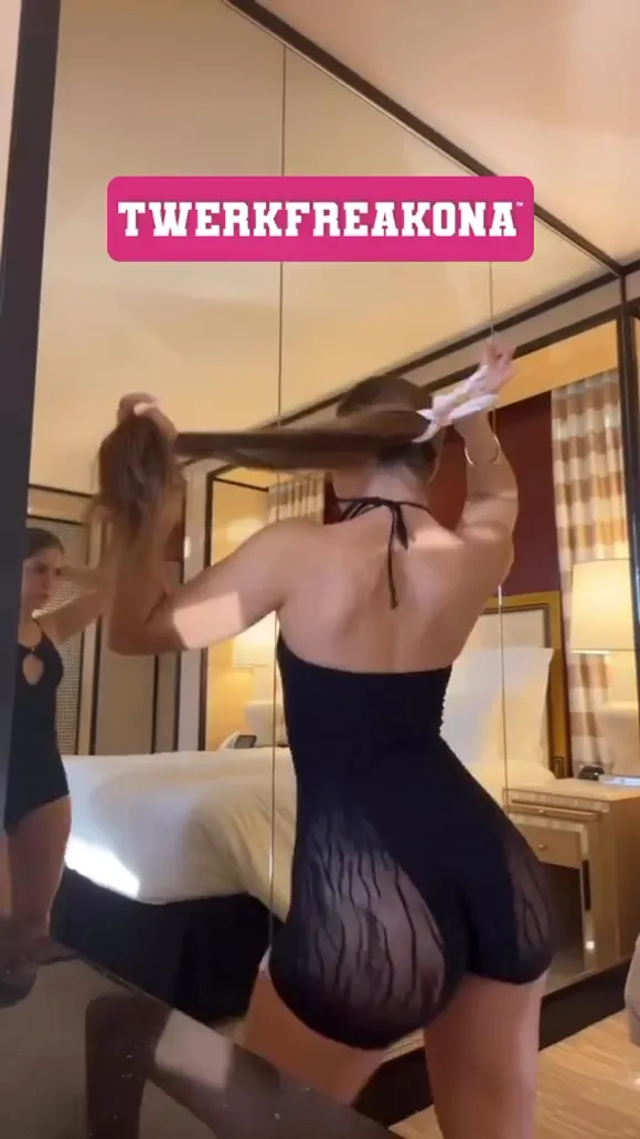 Emarrb Sheer Bodysuit Twerk OnlyFans Video Leaked