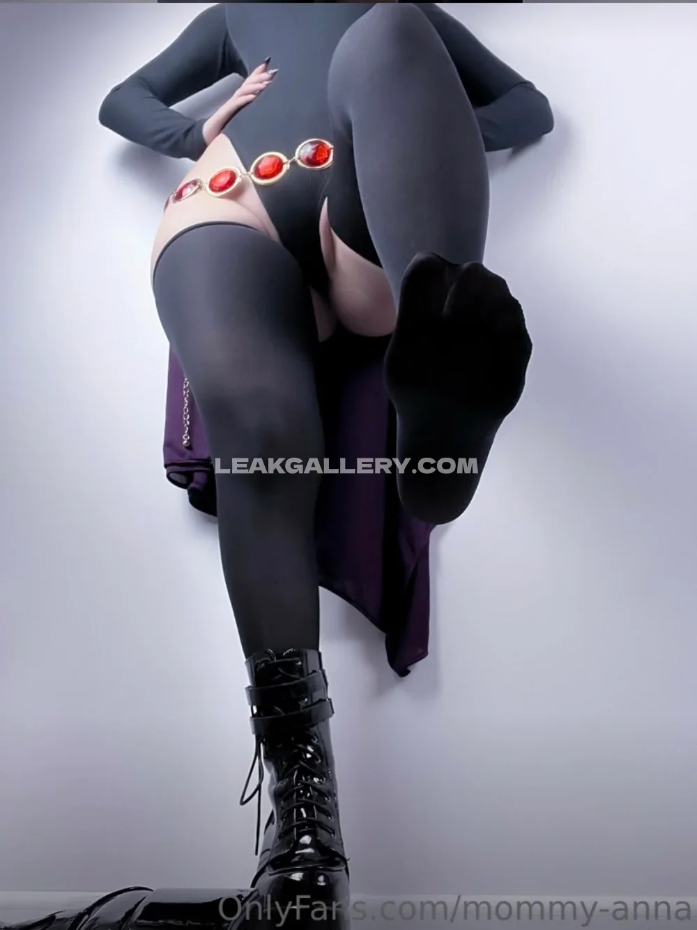 Epicinternetgf Thong With Red Gems OnlyFans Photo Leaked