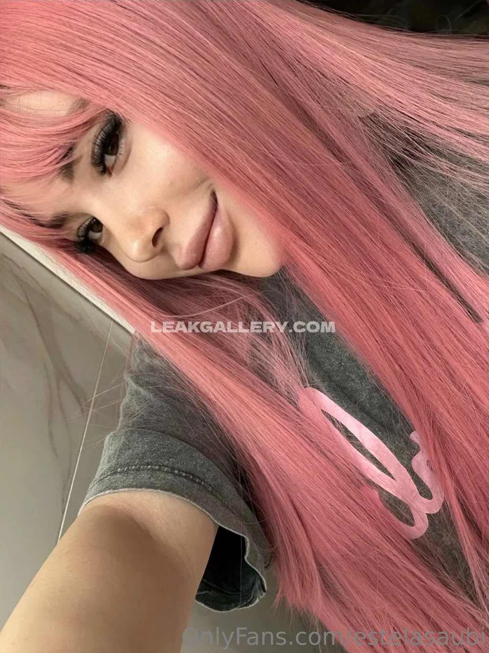 Estelsaubi Pink Hair Selfie Pose OnlyFans Photo Leaked