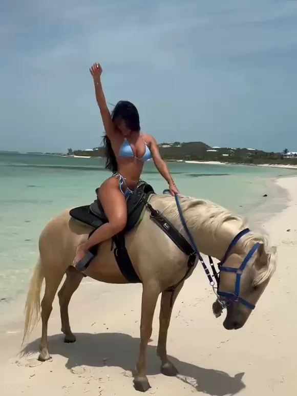 Esterbron Bikini Horseback Ride OnlyFans Video Leaked