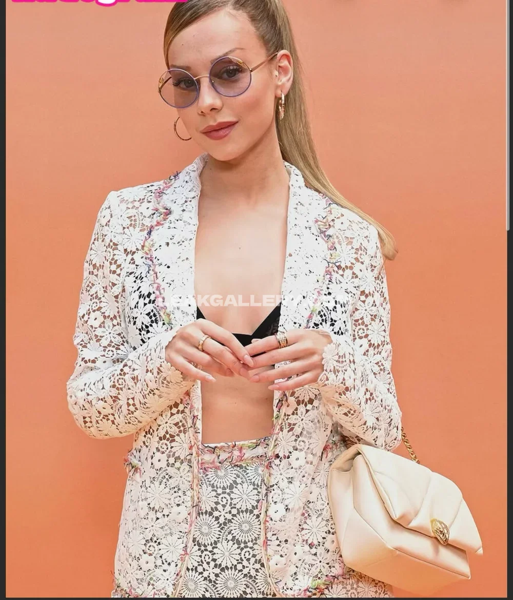 Esterexposito / Ester_exposito Exclusive Leaked Nude OnlyFans #13593655