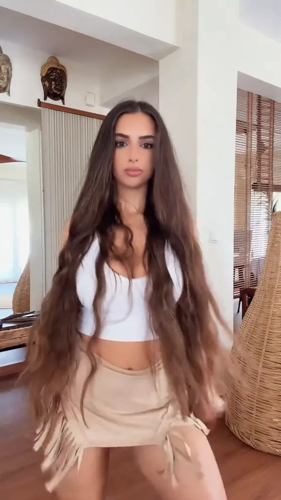 ___evasavagiou Long Hair Dance Tease OnlyFans Video Leaked