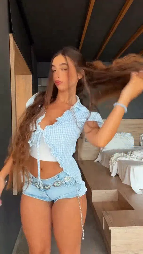 ___evasavagiou Denim Shorts Tease OnlyFans Video Leaked