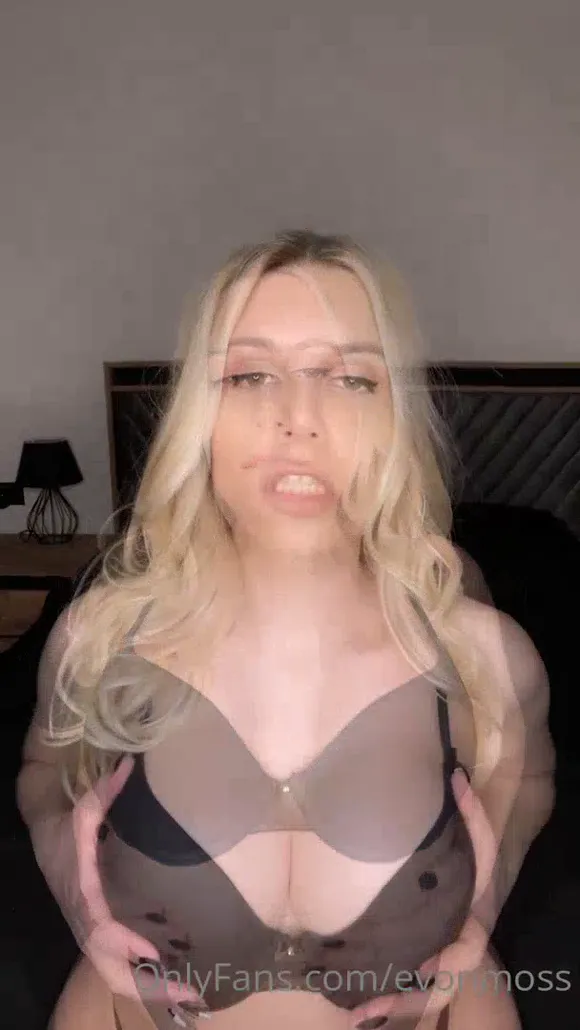 Evonmoss Black Bra Tease OnlyFans Video Leaked