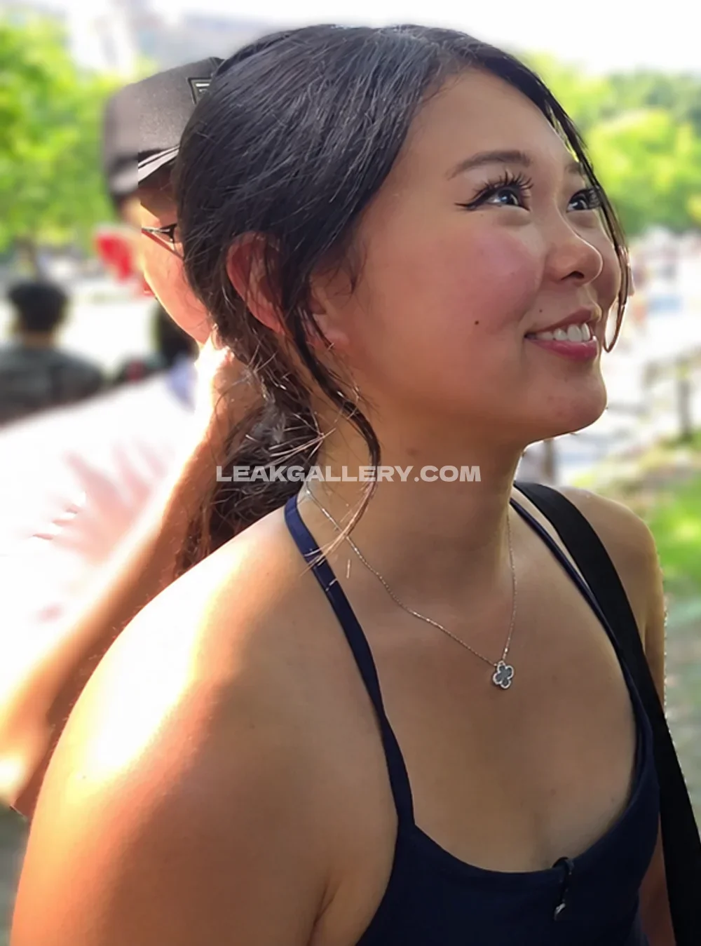 Extra Emily Outdoor Topless Smile OnlyFans Photo Leaked