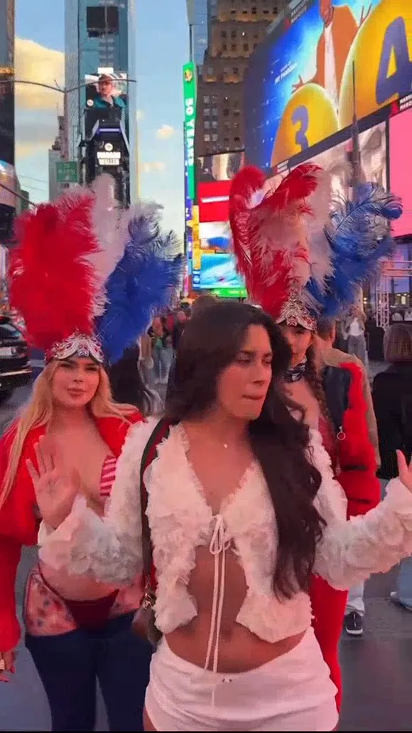 Fernandamotafarhat Feather Headdress Street Walk OnlyFans Video Leaked