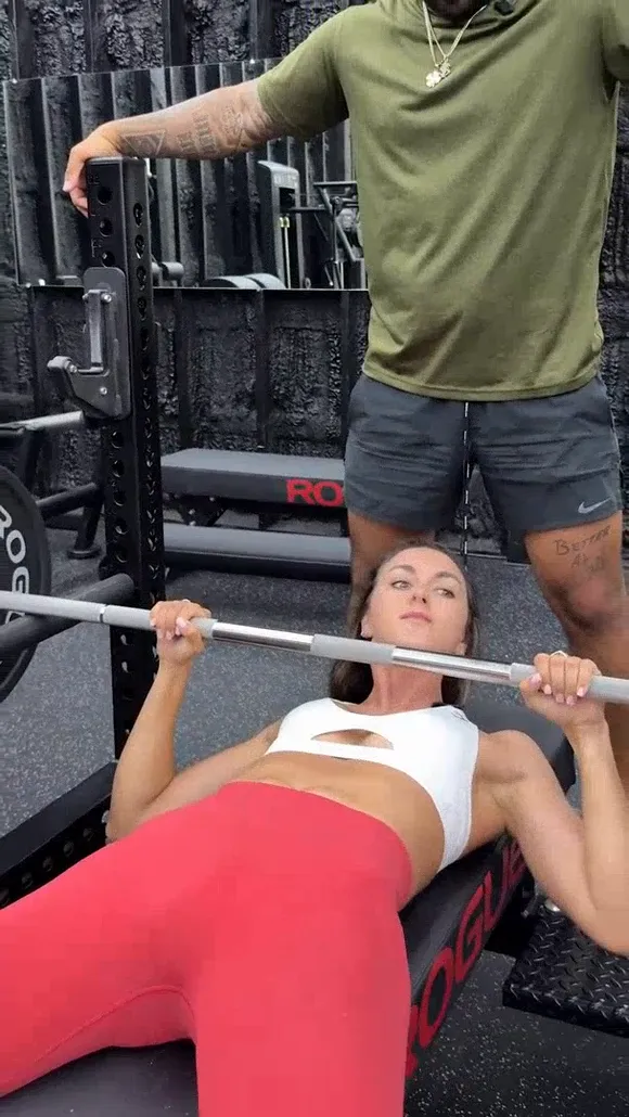 Fitbryceadams Gym Bench Press Pose OnlyFans Video Leaked