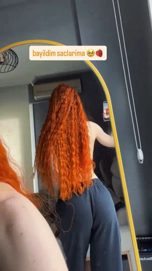Fraoula Mirror Selfie With Curly Red Hair OnlyFans Video Leaked