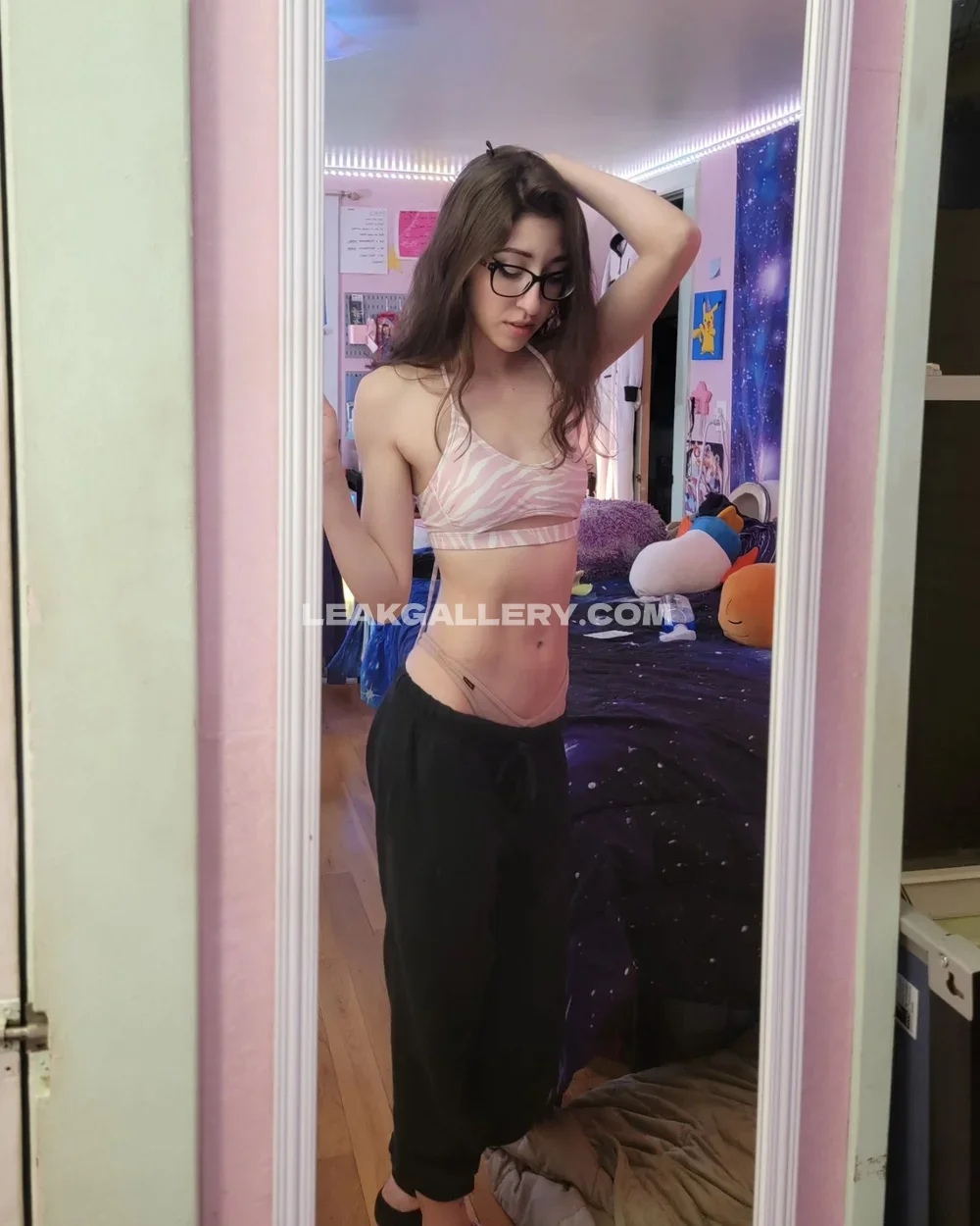 Galaxyofmoses Mirror Selfie In Bra OnlyFans Photo Leaked