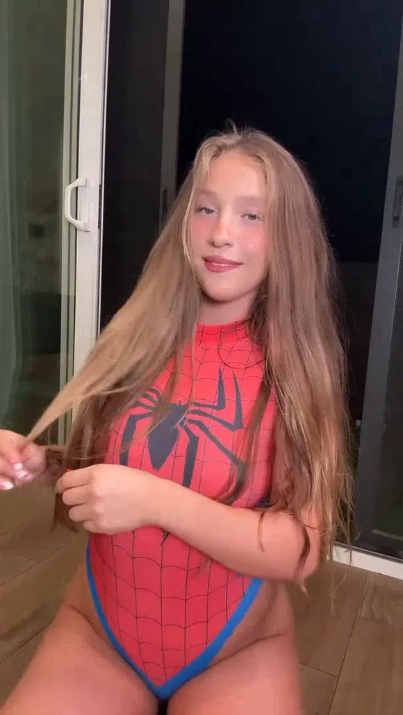 Genieeexumm Spiderman Bodysuit Tease OnlyFans Video Leaked