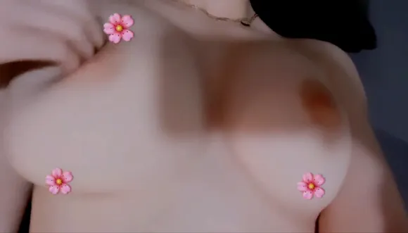 Ggval Naked Tits With Flowers OnlyFans Video Leaked
