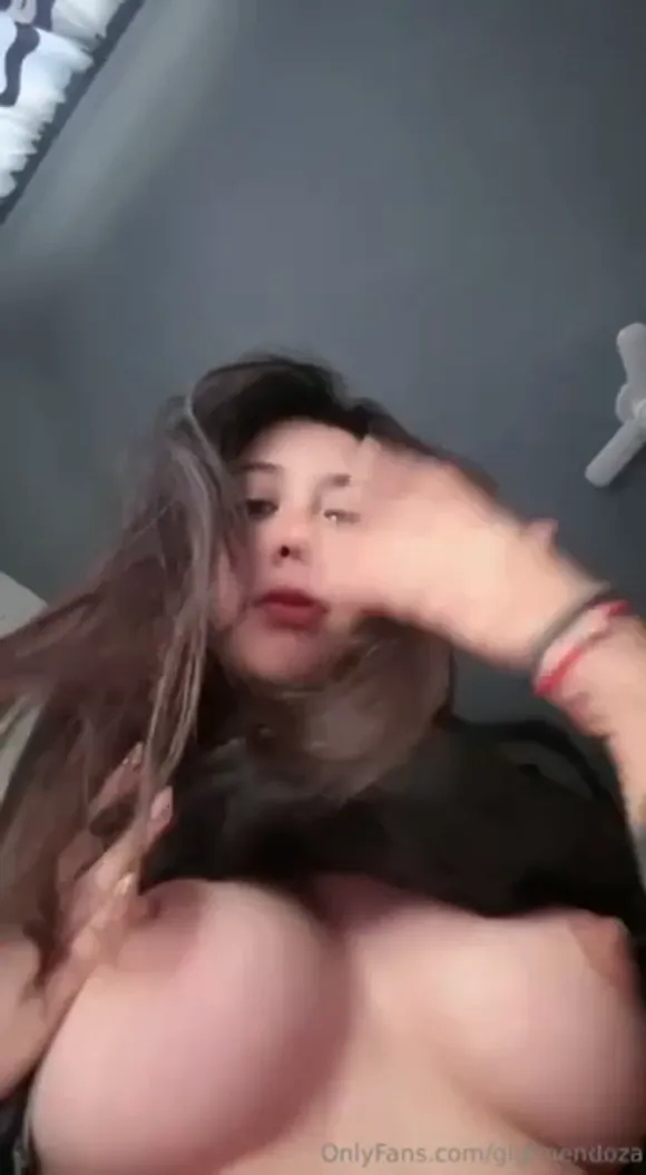 Gigimendoza Topless Tit Play OnlyFans Video Leaked