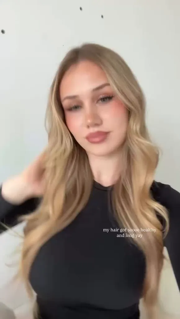 Ginalaitschek Long Blonde Hair Selfie OnlyFans Video Leaked