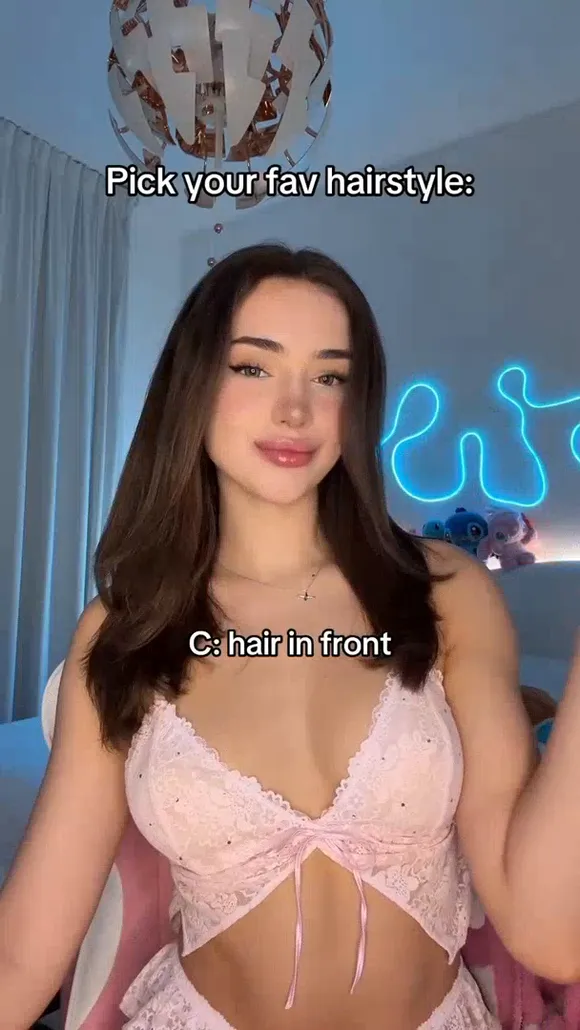 Girlylana Pink Lace Bra Tease OnlyFans Video Leaked