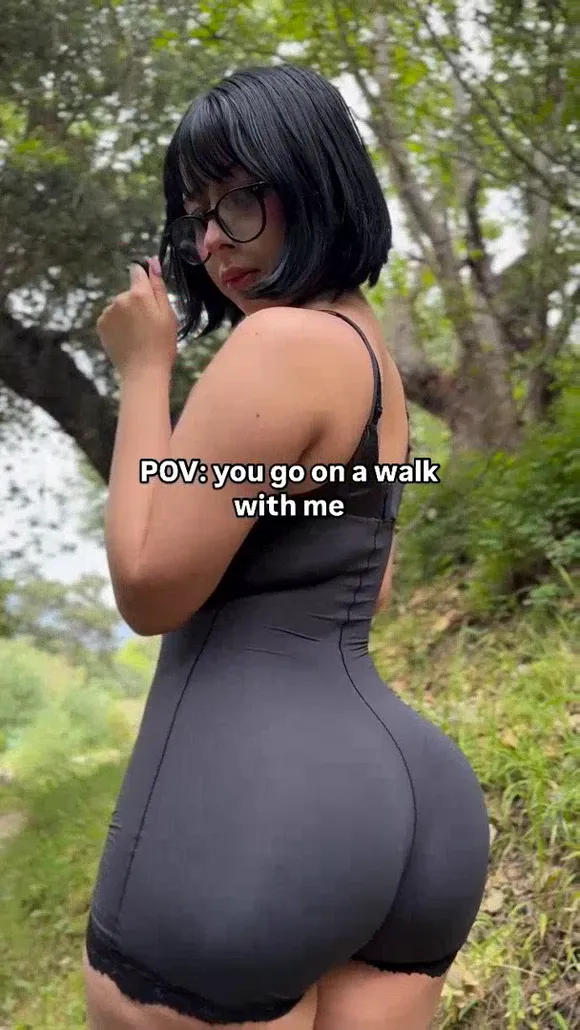 Glassoyuki Black Bodysuit Outdoor Pose OnlyFans Video Leaked