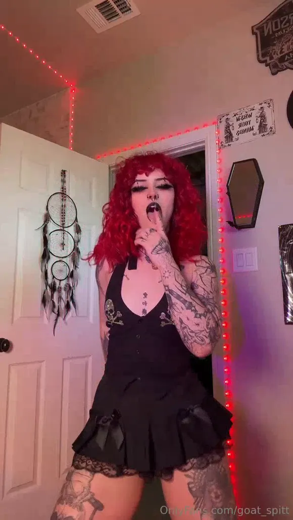 Goat_spitt Red Hair Black Dress Pose OnlyFans Video Leaked